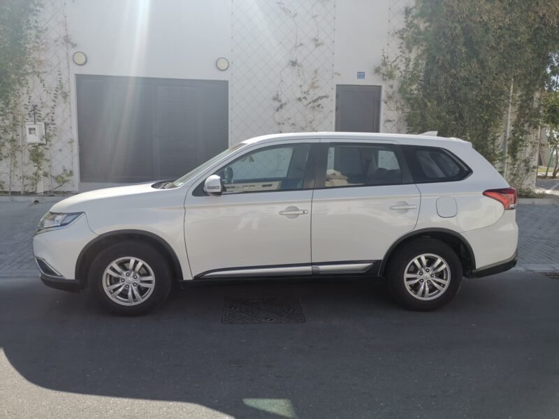 Urgent for sale, Mitsubishi Outlander, 2.4-cylinder, excellent condition, 2018-169000km-please contact: 39920820