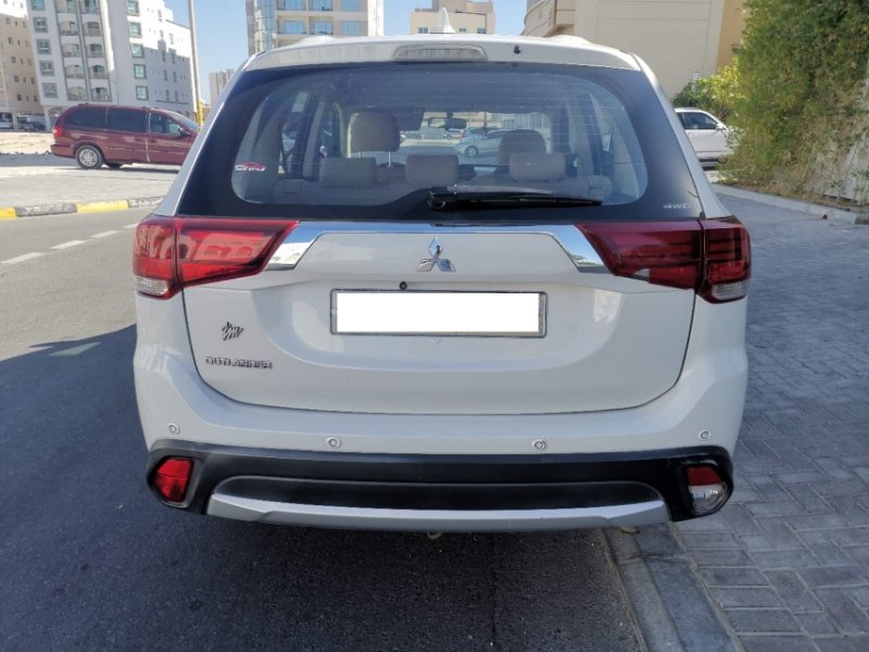 Urgent for sale, Mitsubishi Outlander, 2.4-cylinder, excellent condition, 2018-169000km-please contact: 39920820